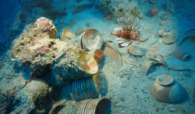 Akdeniz’den 2 bin 100 yıllık sofra takımı çıktı