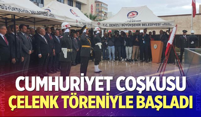 Denizli’de Cumhuriyet coşkusu çelenk töreniyle başladı