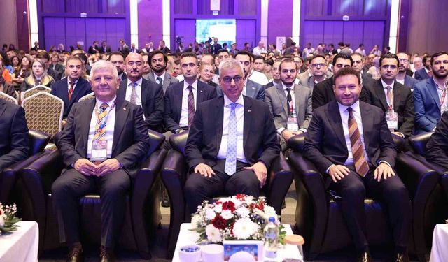 Memişoğlu, Acil Tıp Kongresi’ne katıldı
