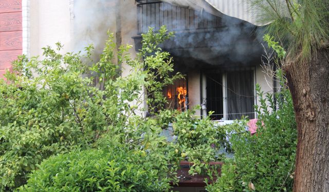 Tüp parladı, ev alevlere teslim oldu
