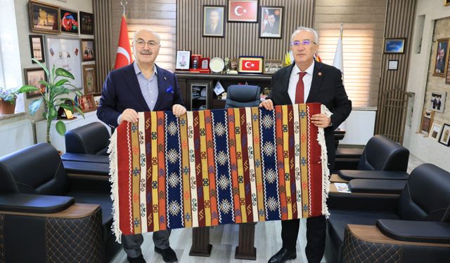 Vali Köşger'den Denizli'nin üretim merkezi Çameli'ye övgü
