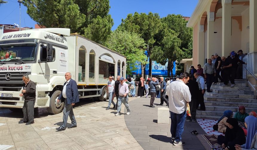 Minia Kudüs Tırını 4 günde 10 bin kişi ziyaret etti