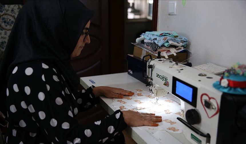Özel gereksinimli oğluna uygun elbise bulamayınca üretici oldu