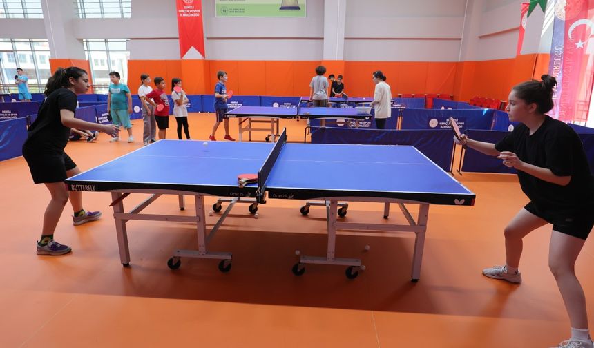 Denizli'de 22 branşta açılacak spor kurslarına başvurular başladı