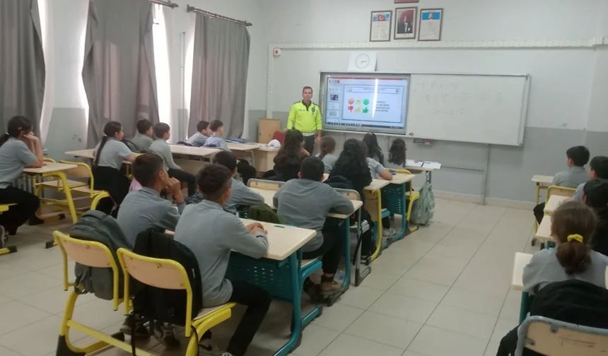 Öğrencilere trafik eğitimi verildi