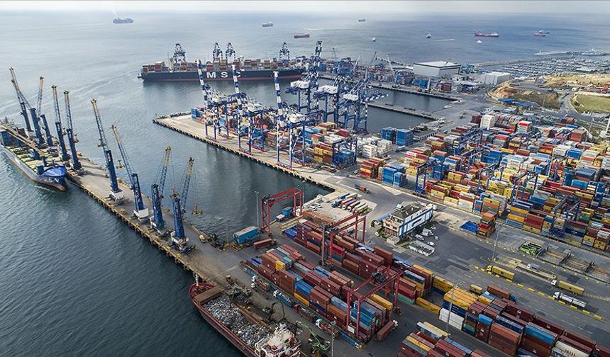 Dış ticaret açığı 7,8 milyar dolar oldu