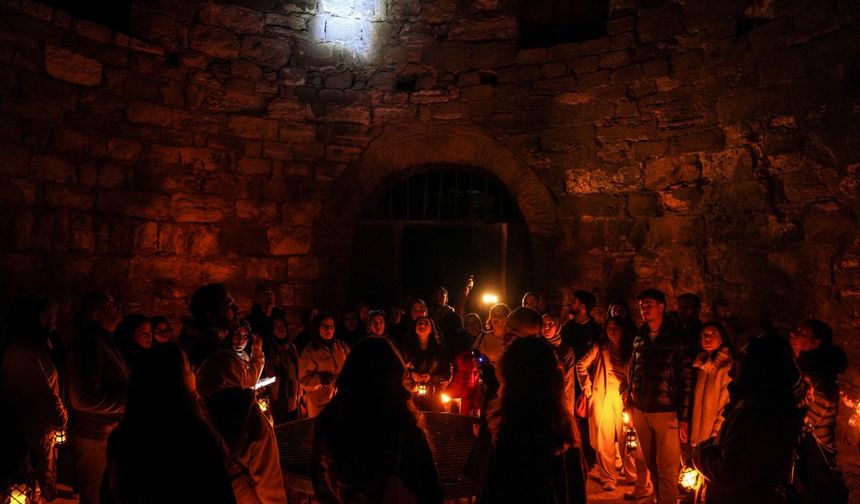 Yedikule zindanlarında fener ışığında tarihe yolculuk