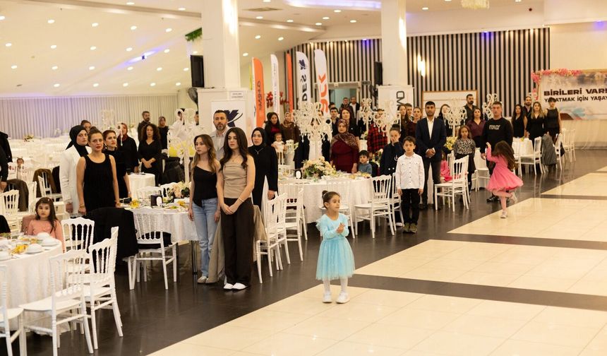 Acil sağlık çalışanları mesleki dayanışma gecesinde buluştu