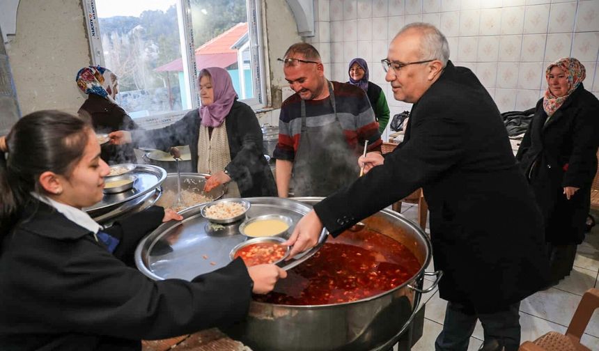 Çameli Belediyesinin iftar sofrası Karabayır’da kuruldu
