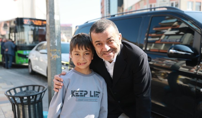 Çavuşoğlu’ndan vatandaşlarla sıcak buluşma