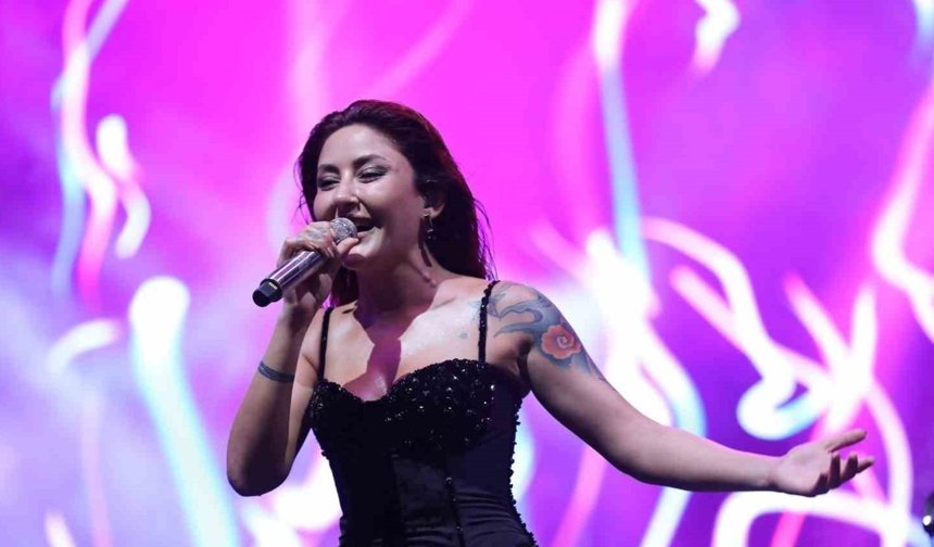 Melek Mosso Zanzibar'da tatil yapıyor!