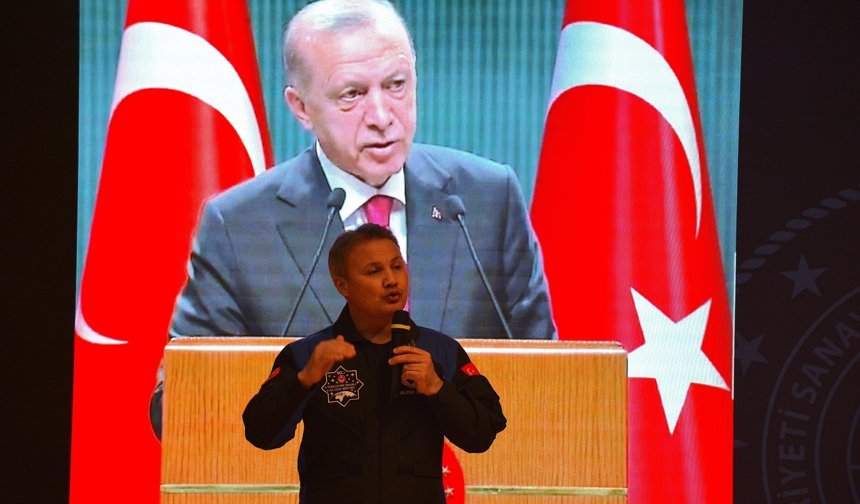 Türk Astronot Alper Gezeravcı, üniversite öğrencileriyle buluştu