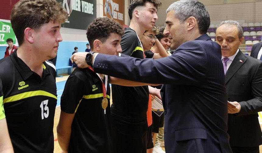 5x5 Mini Futbol Turnuvası Finali gerçekleştirildi