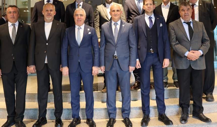 Ege İhracatçı Birlikleri Koordinatör Başkanlığı’na Muhammet Öztürk seçildi