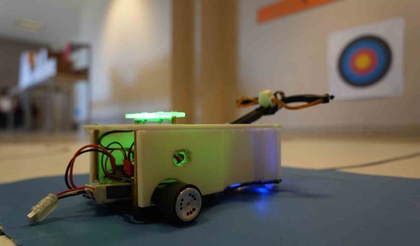 Ok atan robot yaptılar: Rakip Mete Gazoz