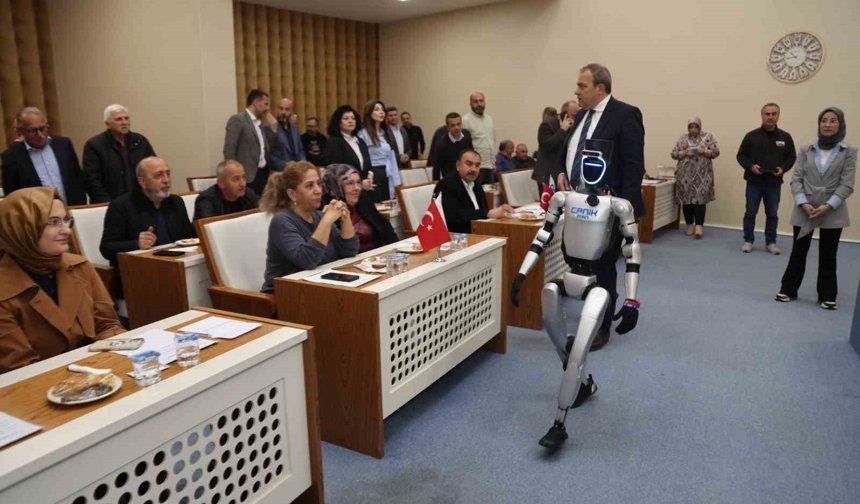 Nüfusa kayıtlı robot mecliste