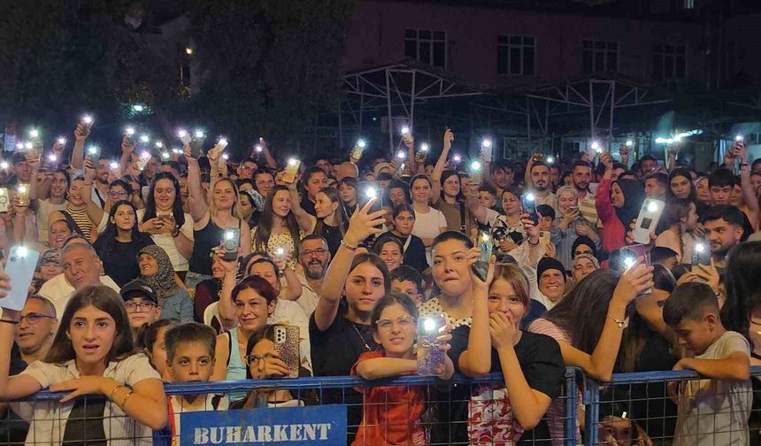 Buharkent’te festival coşkusu Eypio ile sürdü