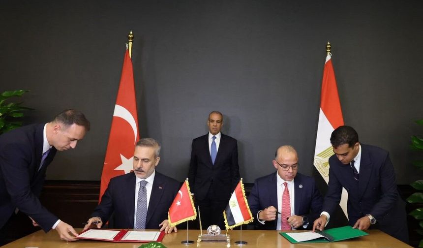 Bakan Fidan, Mısır ile çeşitli alanlarda iş birliğine ilişkin üç belge imzaladı
