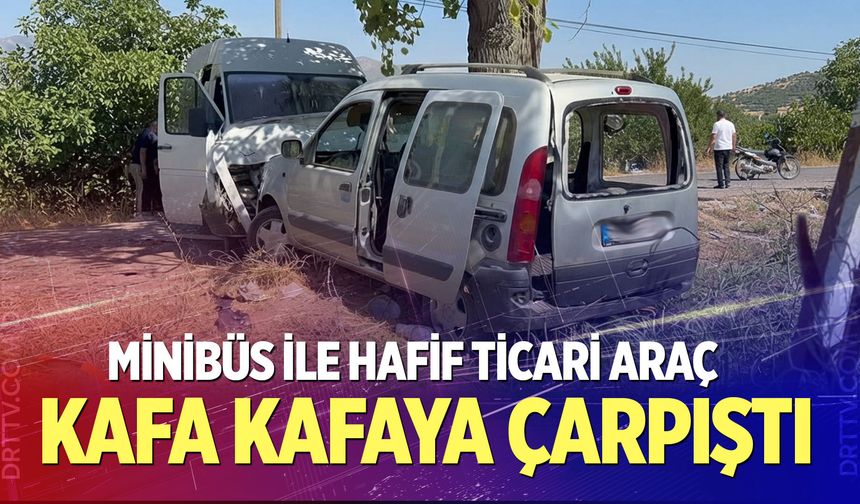 Honaz'da Minibüs ile Hafif Ticari Araç Çarpıştı: 2 Ağır Yaralı