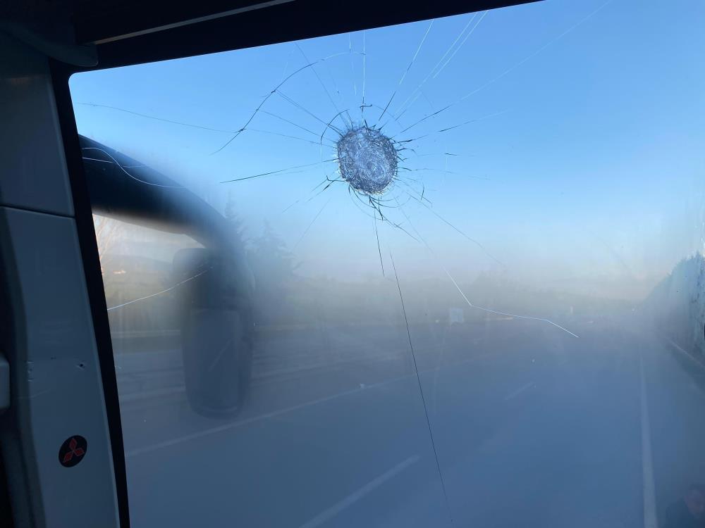 Takım Otobüsüne Taşlı Saldırıda Sportif Direktör Yaralandı3