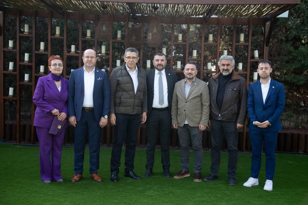 Iyi Parti1