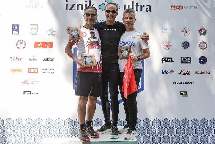 İznik Gölünün Etrafında 5. Kez 160 Km Koştum. Gündüzüyle Gecesiyle Bu Sene İznik Ayrı Güzeldi. Burada Koşmak Sadece Spor Aktivitesi Değil, Mental Ve Içsel Bir Yolculuk, Sevdiğim Insanlarla Terapi Gibiydi. Ba (1)