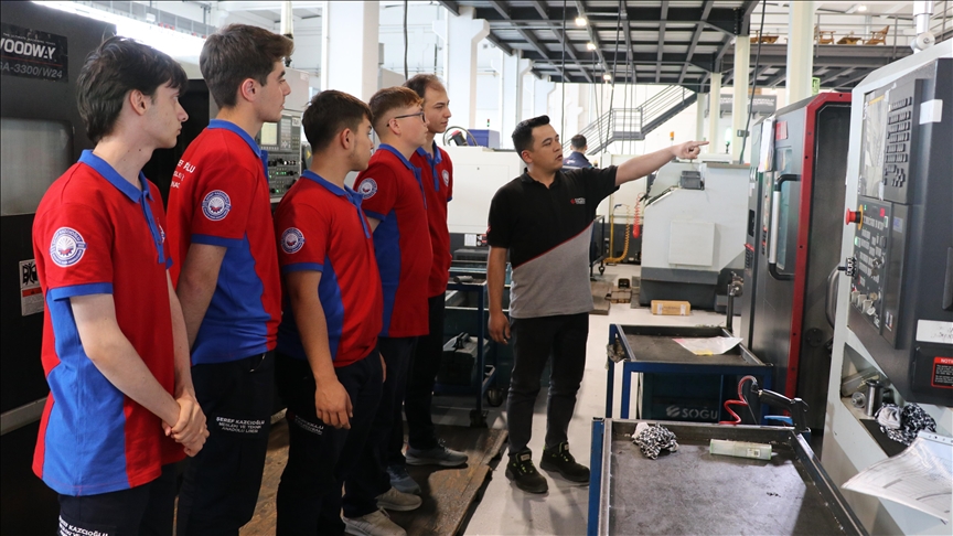 Denizli Haber Fabrikada Açılan Meslek Lisesinin Öğrencileri, Uygulamalı Eğitim Görüyor