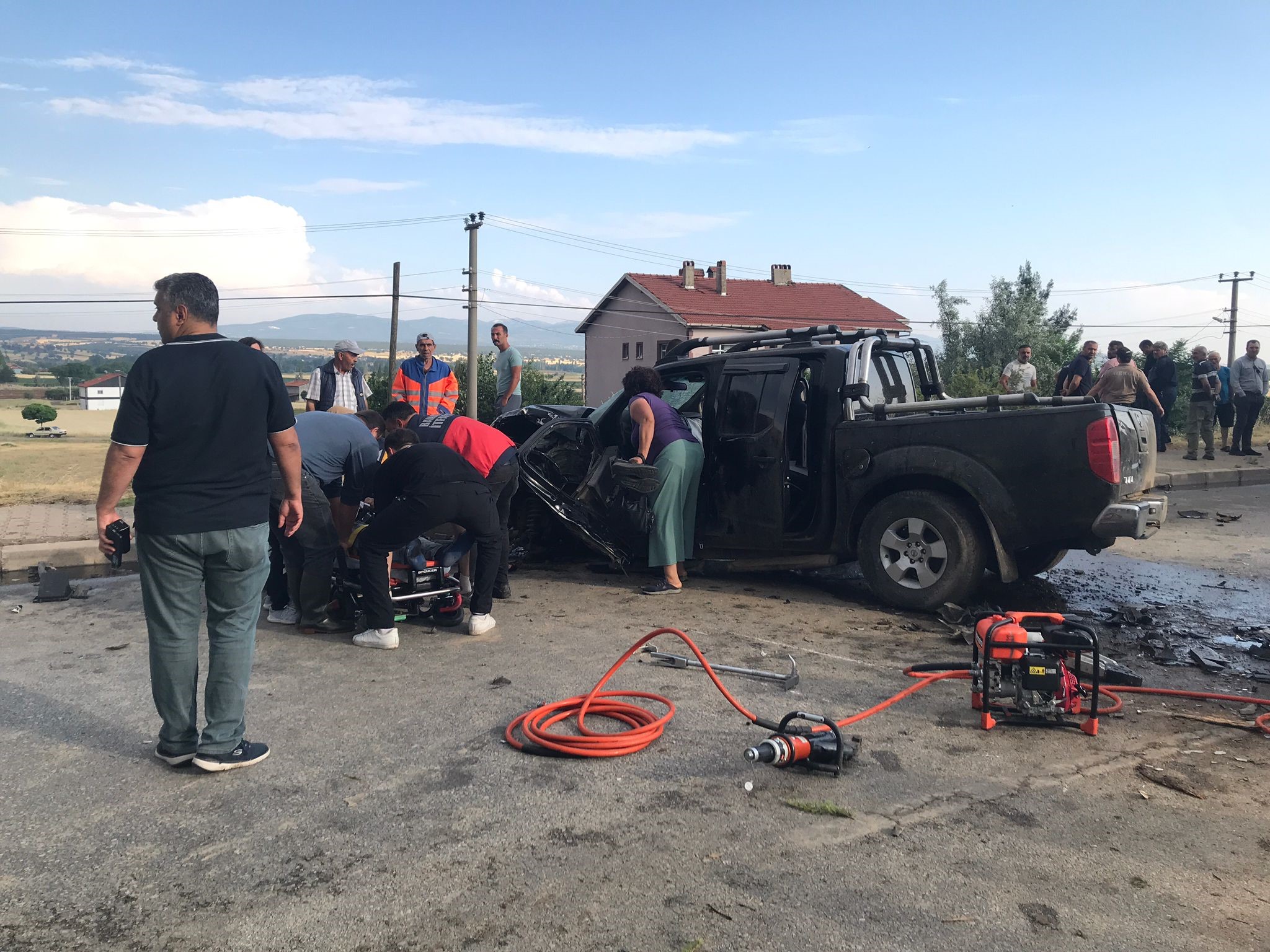 Denizli Haber İki Araç Kafa Kafaya Çarpıştı