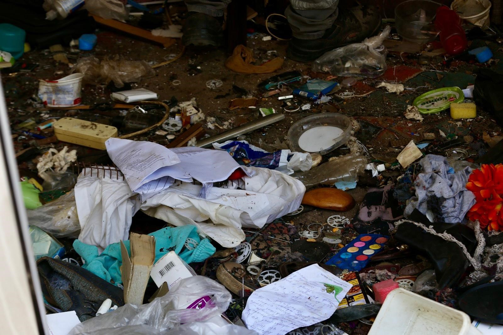 Denizli Haber Kepez’de Çöp Ev Operasyonunda 2 Ayrı Evden 8 Kamyon Dolusu Çöp Çıktı 2