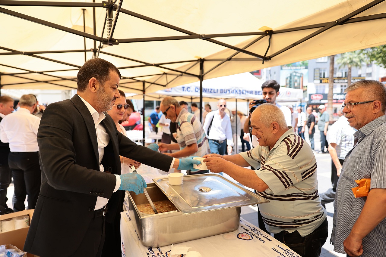 Başkan Çavuşoğlu’ndan Aşure Ikramı (3)
