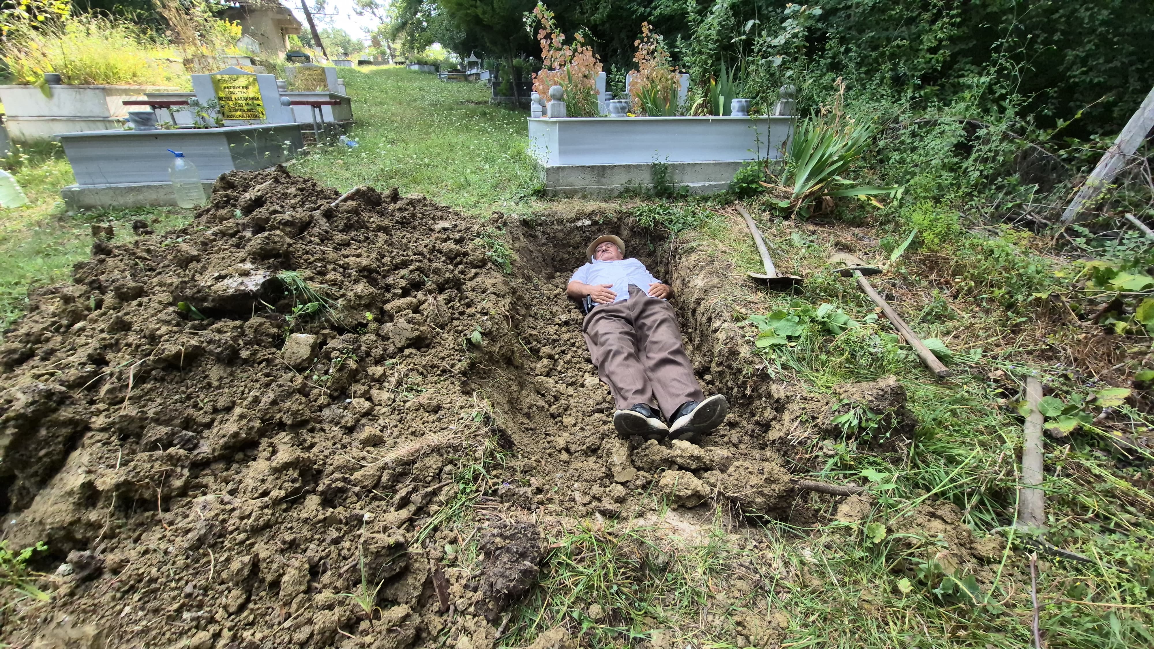 Denizli Haber Mezara Girdi (1)