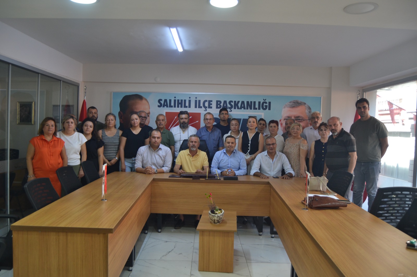 Denizli Haber Chp Salihli Ilce Baskani Akgun Istifa Etti Adayliktan Cekildi (3)