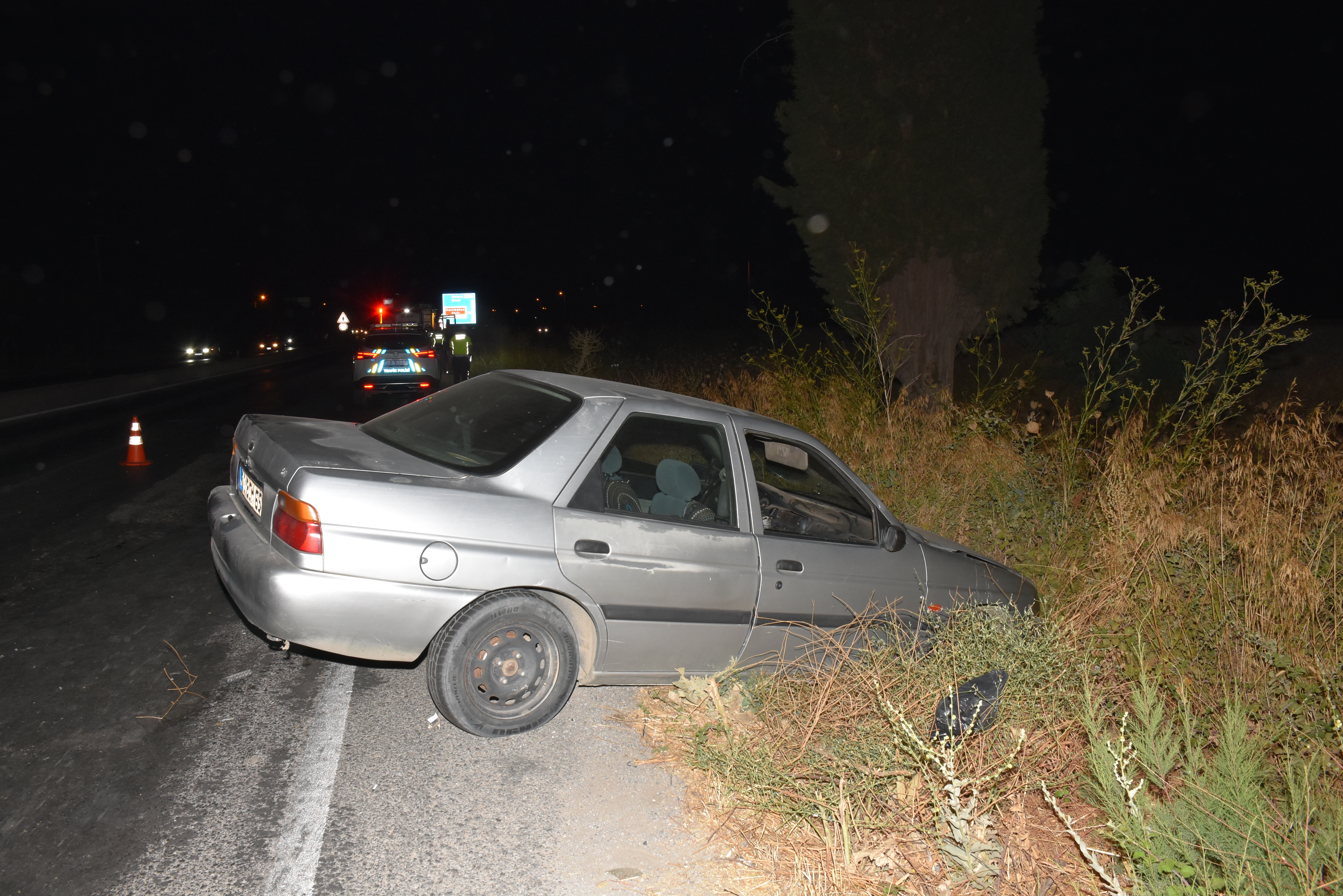 Denizli Haber Germencikte Iki Otomobilin Carpistigi Kazada 2 Kisi Yaralandi (1)