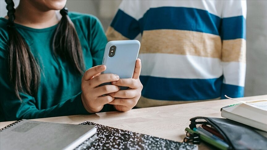 Denizli Haber Güney Kore'de Okullarda Ders Saatlerinde Cep Telefonu Kullanımı Yasaklandı