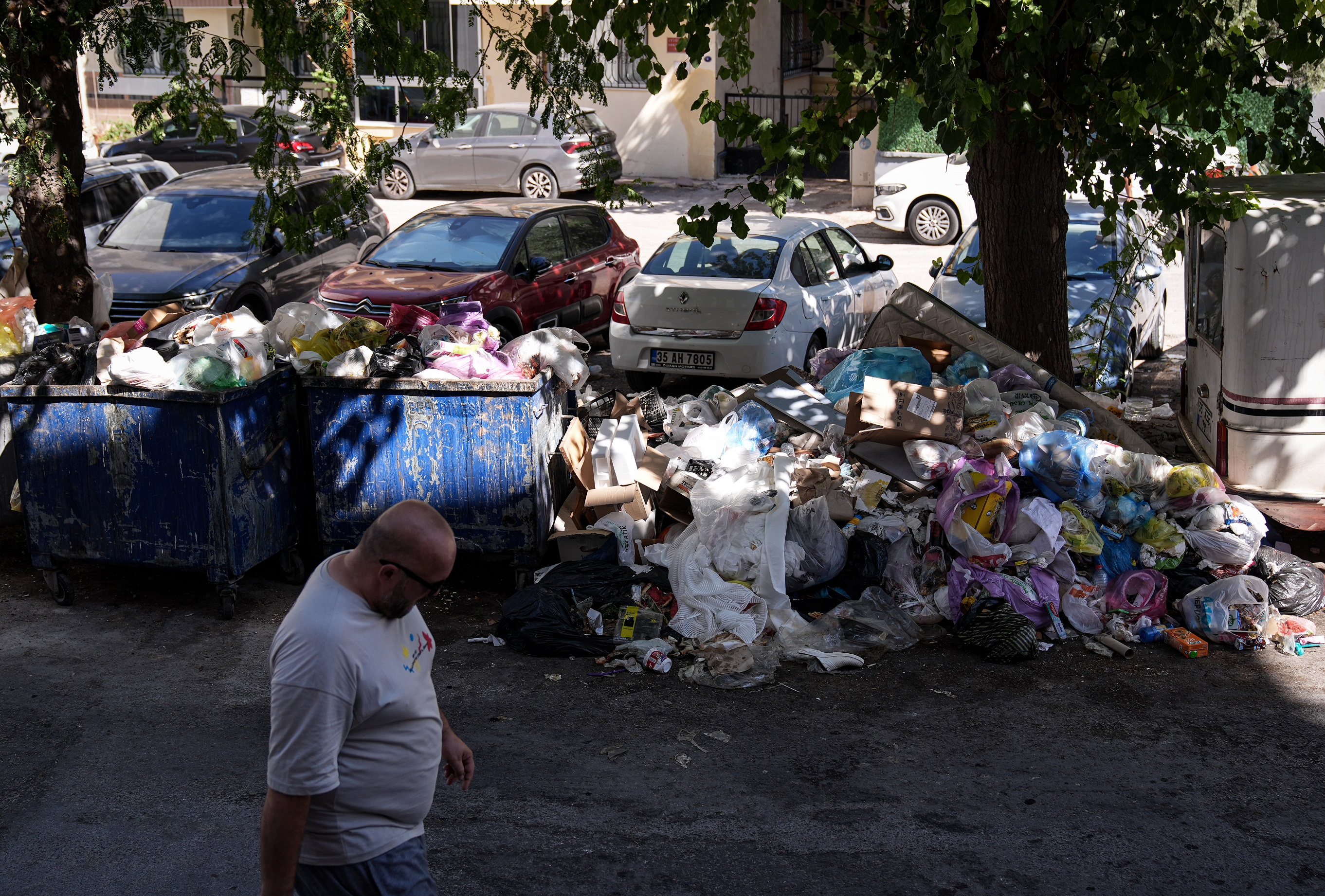 Denizli Haber Izmir Buca Sakinleri Cop Sorununun Cozulmesini Bekliyor (1)