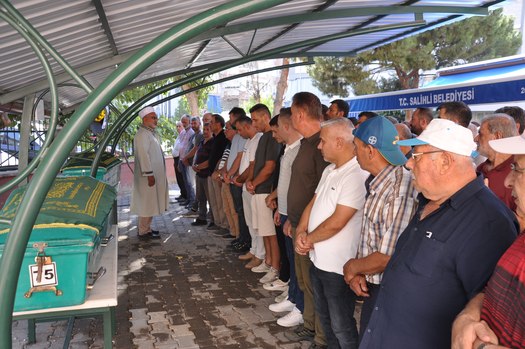 Denizli Haber Izmirde 2 Kisinin Oldugu Trafik Kazasina Karisan Otomobilin Surucusu Tutuklandi (1)