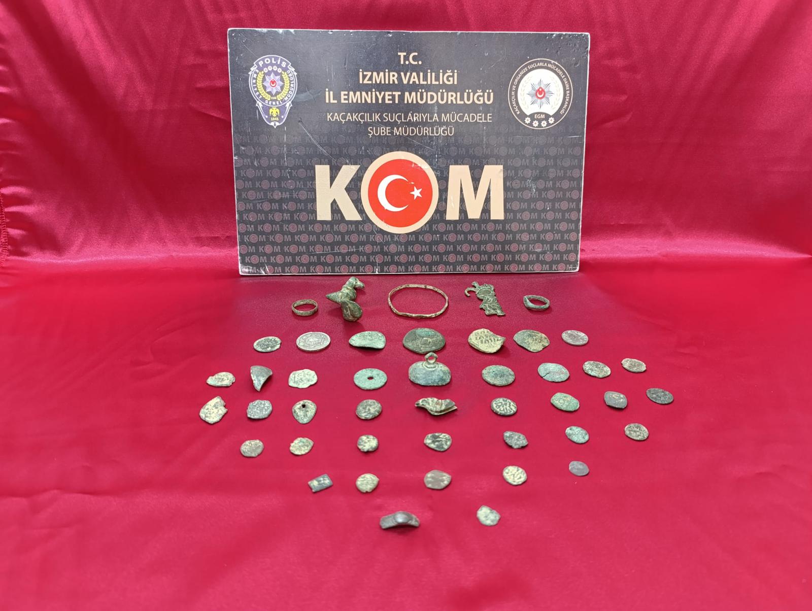 Denizli Haber Izmirde Kacakcilik Operasyonlarinda 21 Kisiye Adli Islem Yapildi (1)