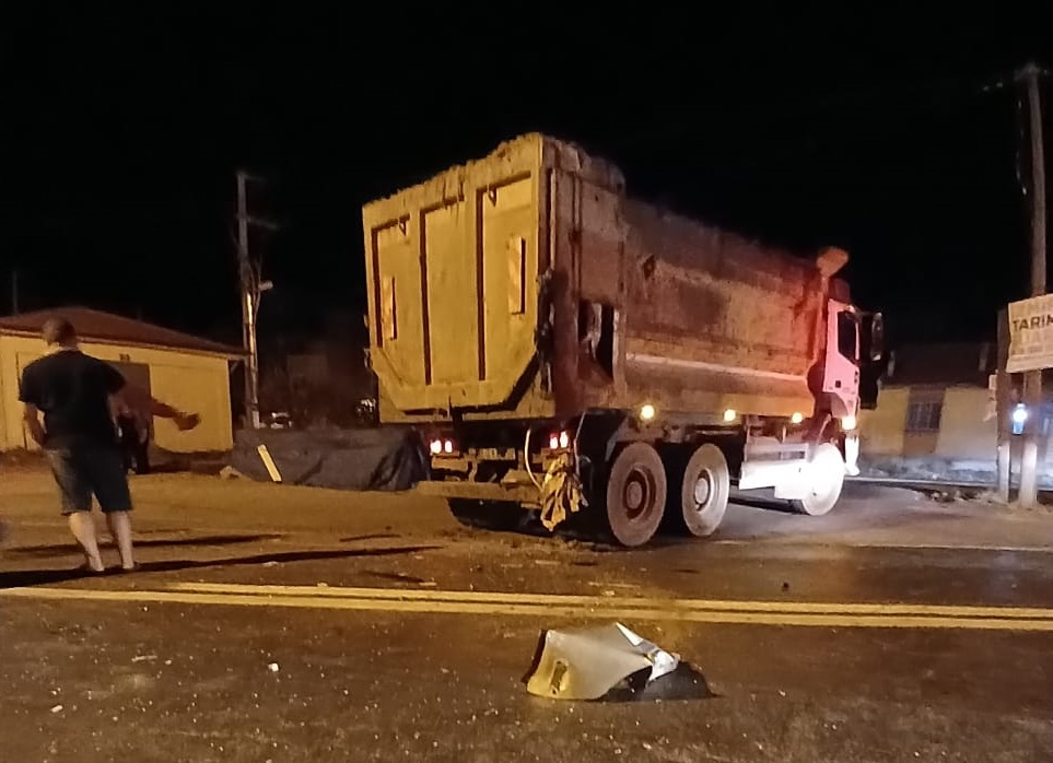 Denizli Haber Izmirde Otomobille Kamyonun Carpistigi Kazada 1 Kisi Yaralandi (1)