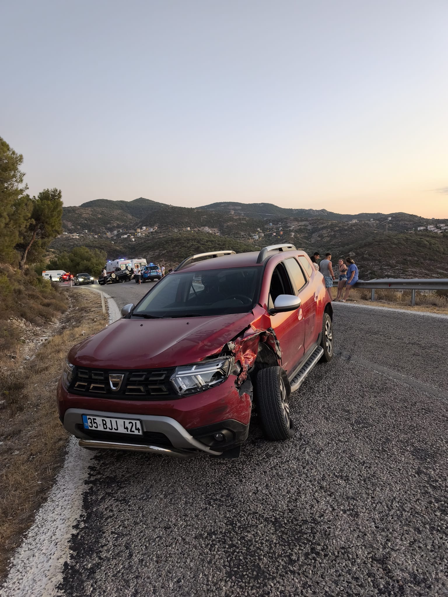 Denizli Haber Izmirde Otomobillerin Carpistigi Kazada Biri Cocuk 4 Kisi Yaralandi (2)