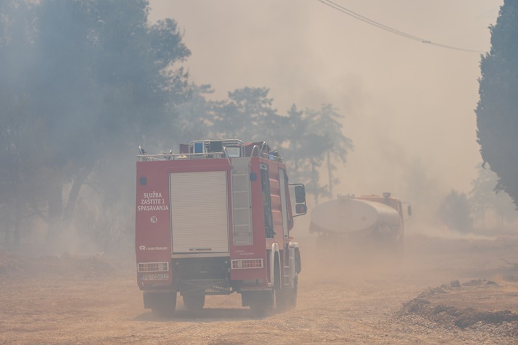 Denizli Haber Karadağ Yangınn
