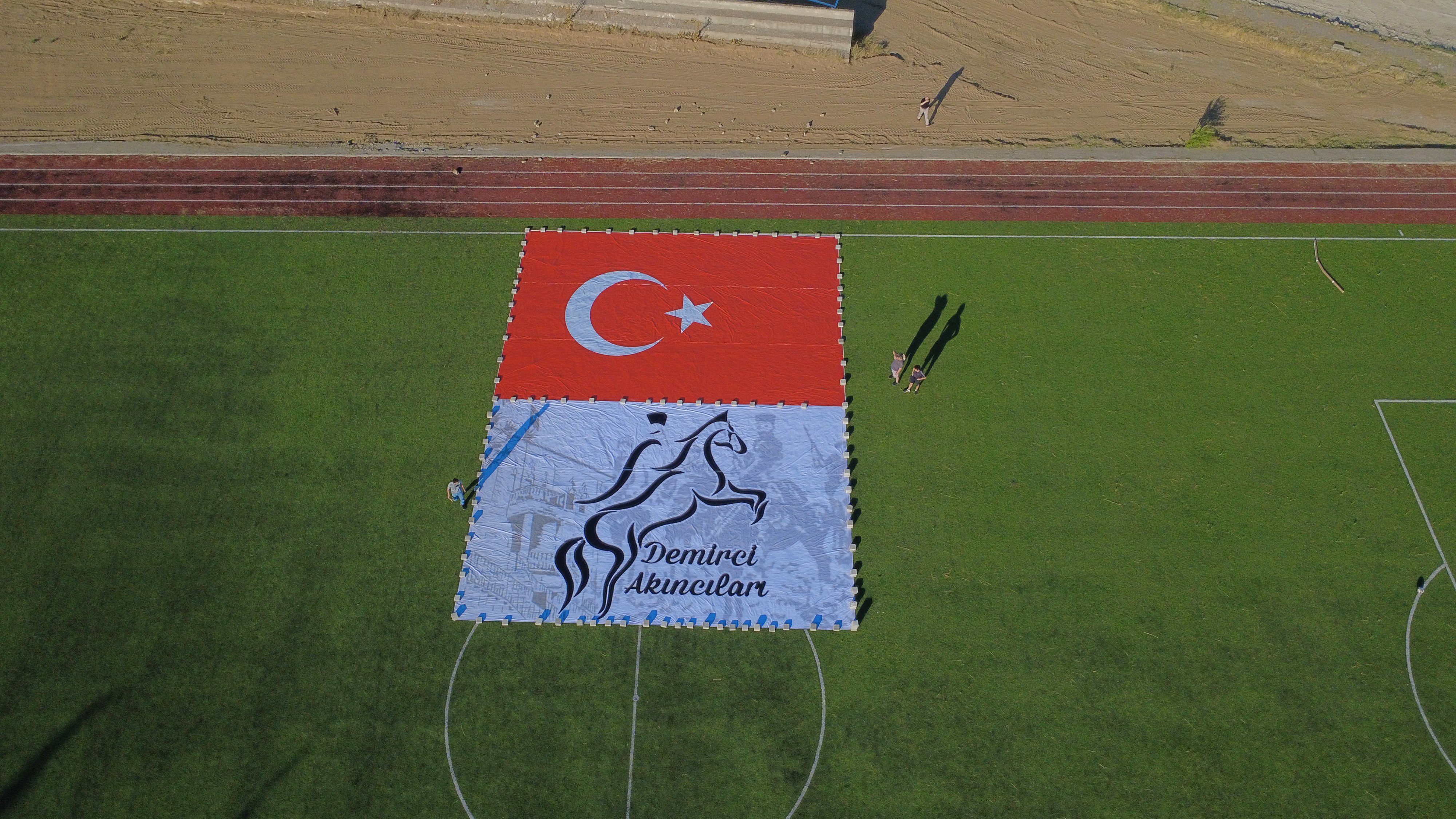 Denizli Haber Soloturk Manisanin Demirci Ilcesinde Kurtulus Festivali Icin Prova Ucusu Yapti (1)