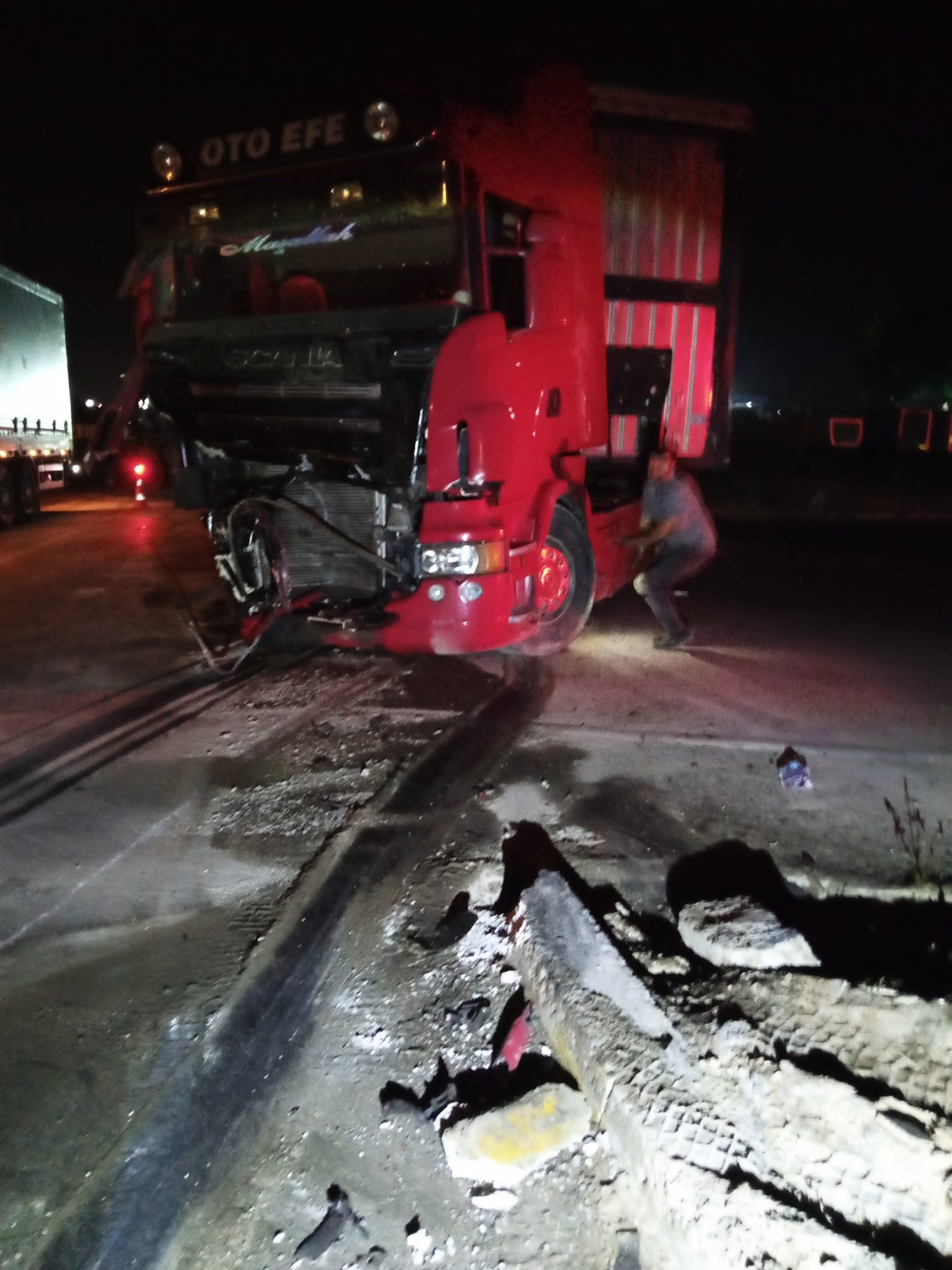 Denizli Haber Tır Kazası (1)-1