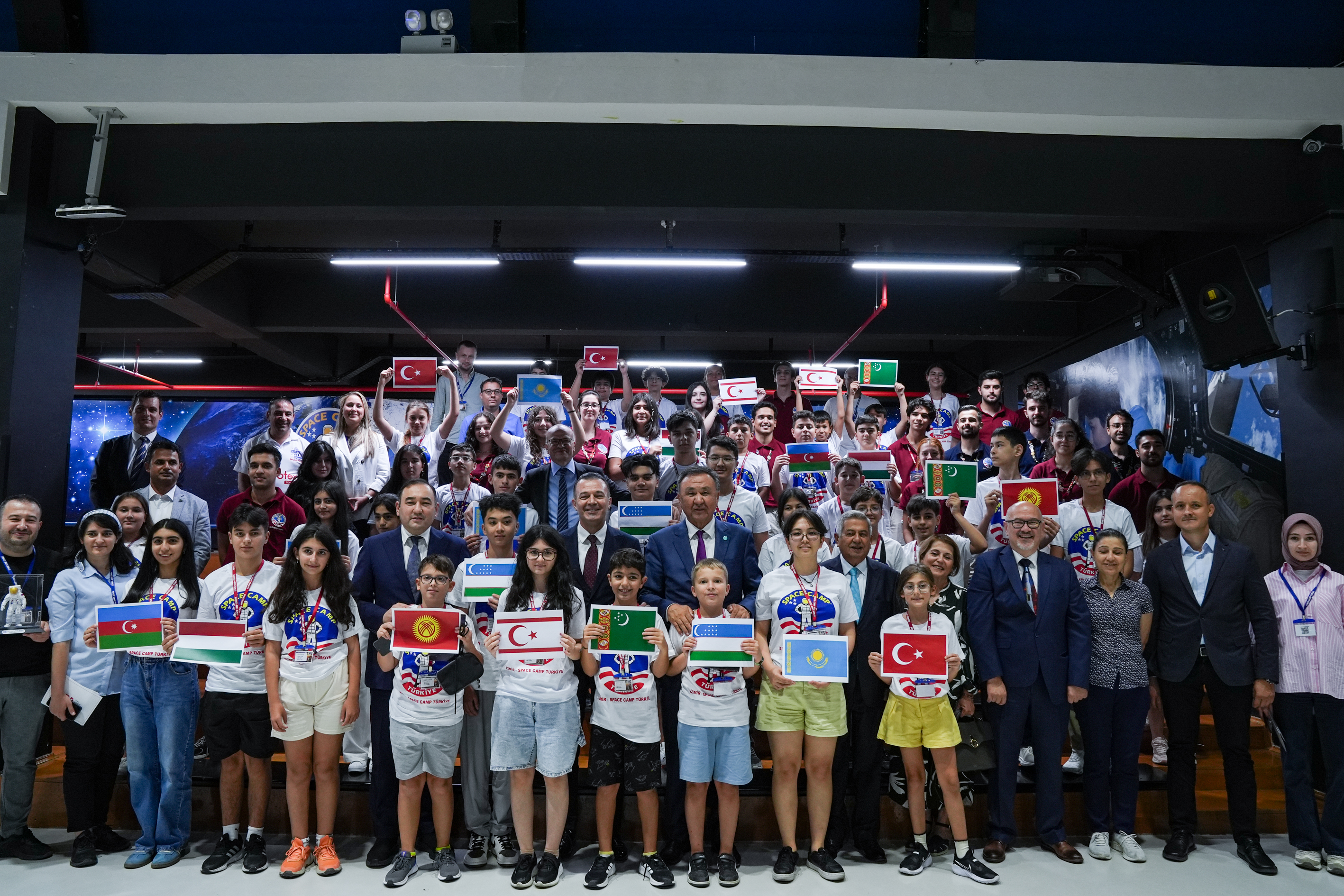 Denizli Haberturk Dunyasindan Gencler Izmirde Uzay Kampinda Bulustu (2)
