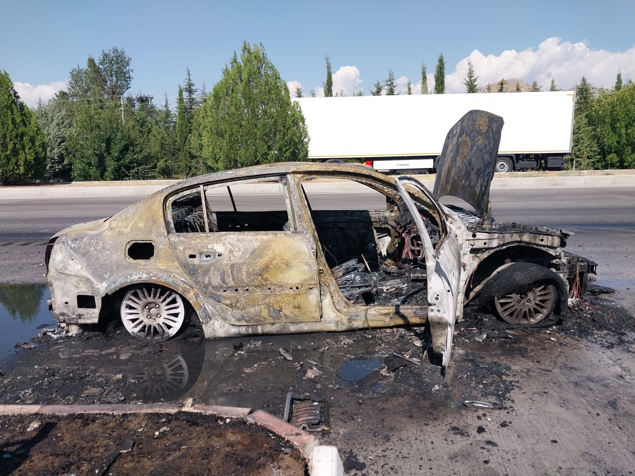 Denizli Haber Araba Yangını (2)