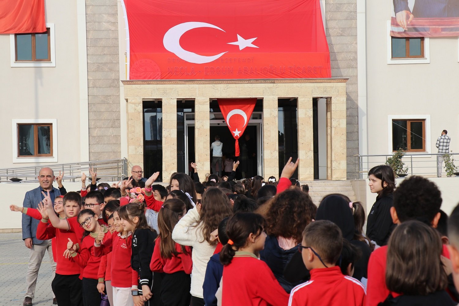 Denizli Haber Anıtkabir Ruhunu Denizli'de Yaşayan Öğrenciler Ata'sının Huzuruna Çıktı