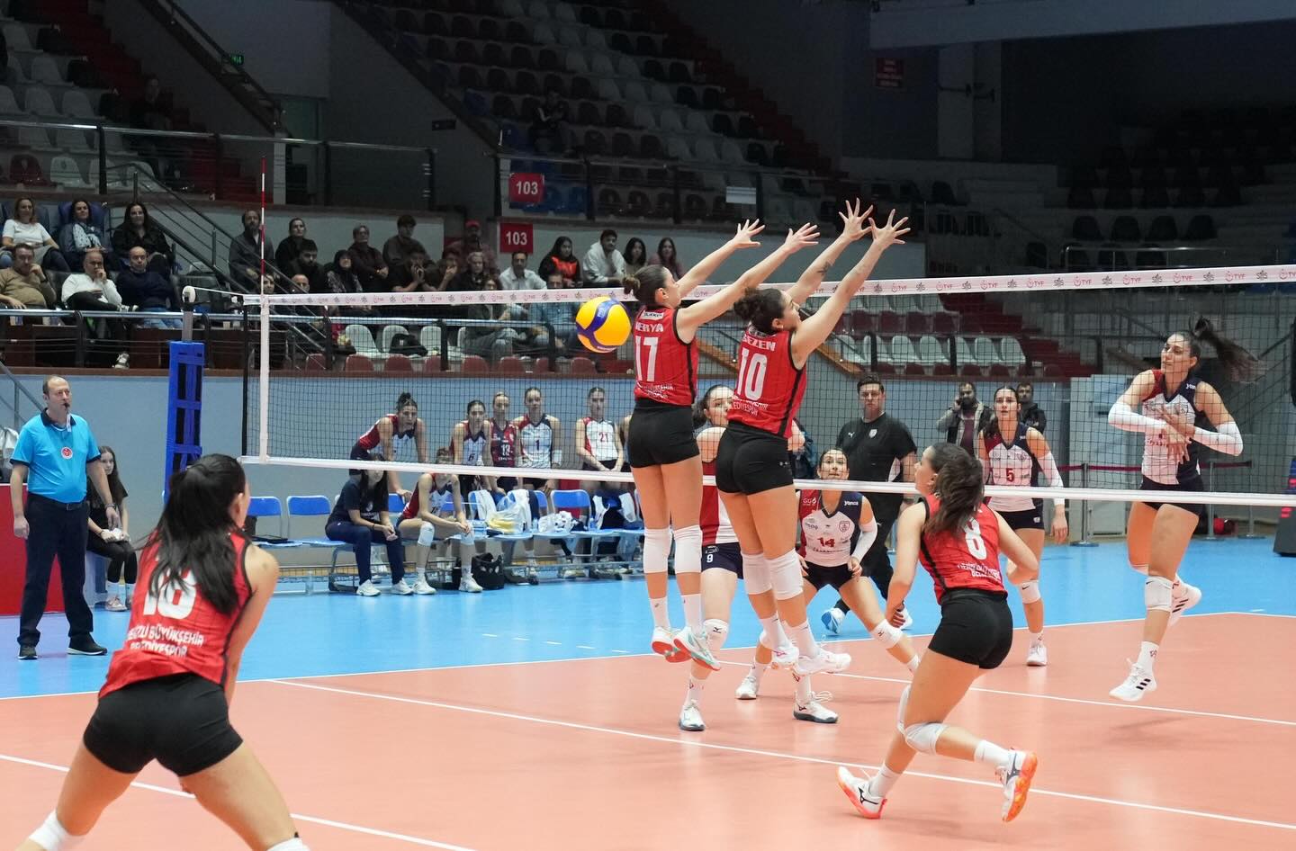 Denizli Haber Büyükşehir Voleybol (2)