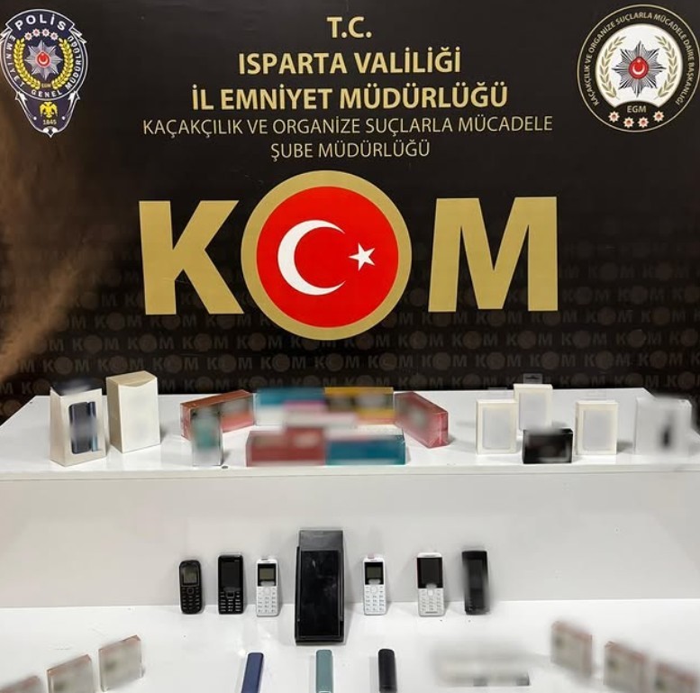 Denizli Haber İş Yerine Yapılan Baskında Çok Sayıda Kaçak Ürün Ele Geçirildi