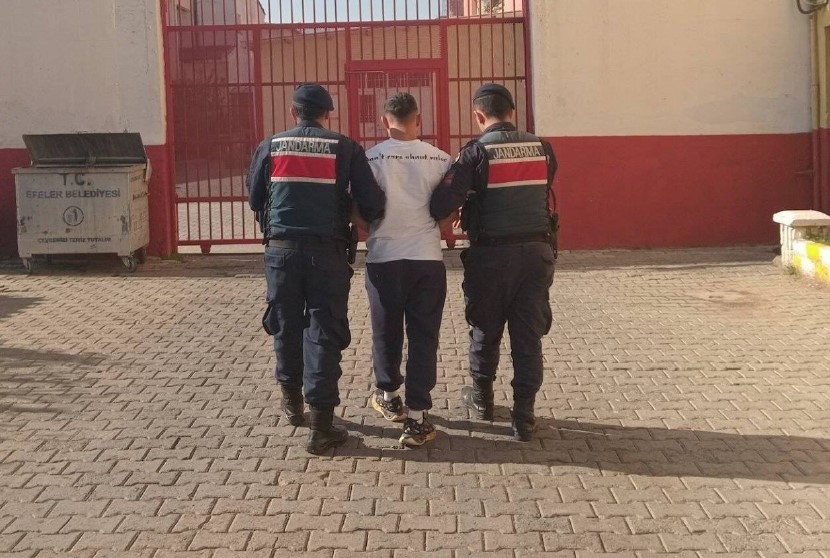 Denizli Haber Kasten Öldürme Suçundan Aranan Şahıs Yakayı Ele Verdi