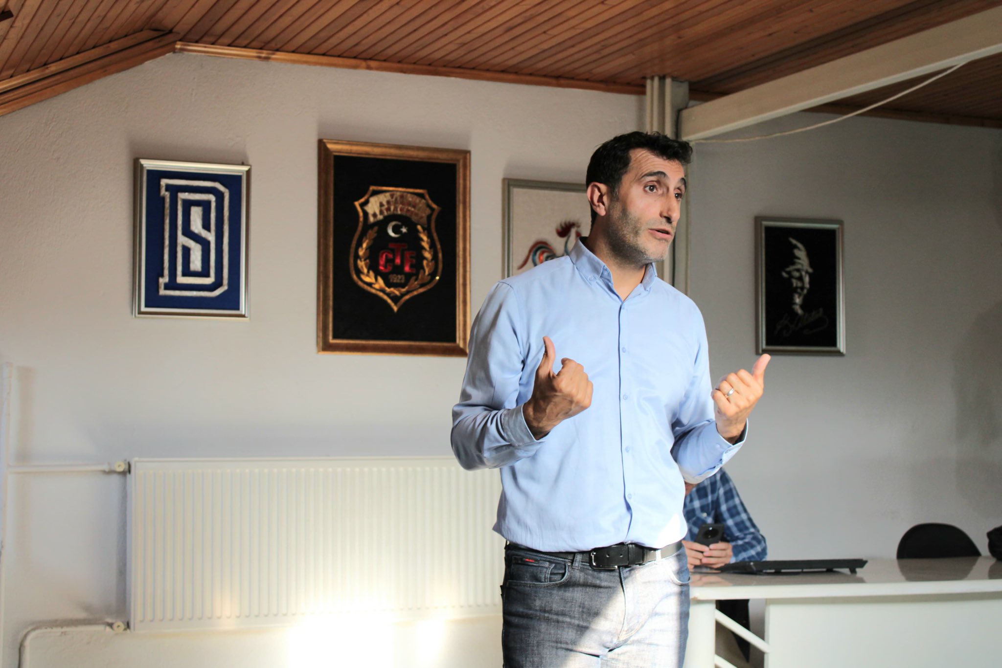 G4 O S Y C X U A A Dn6 U