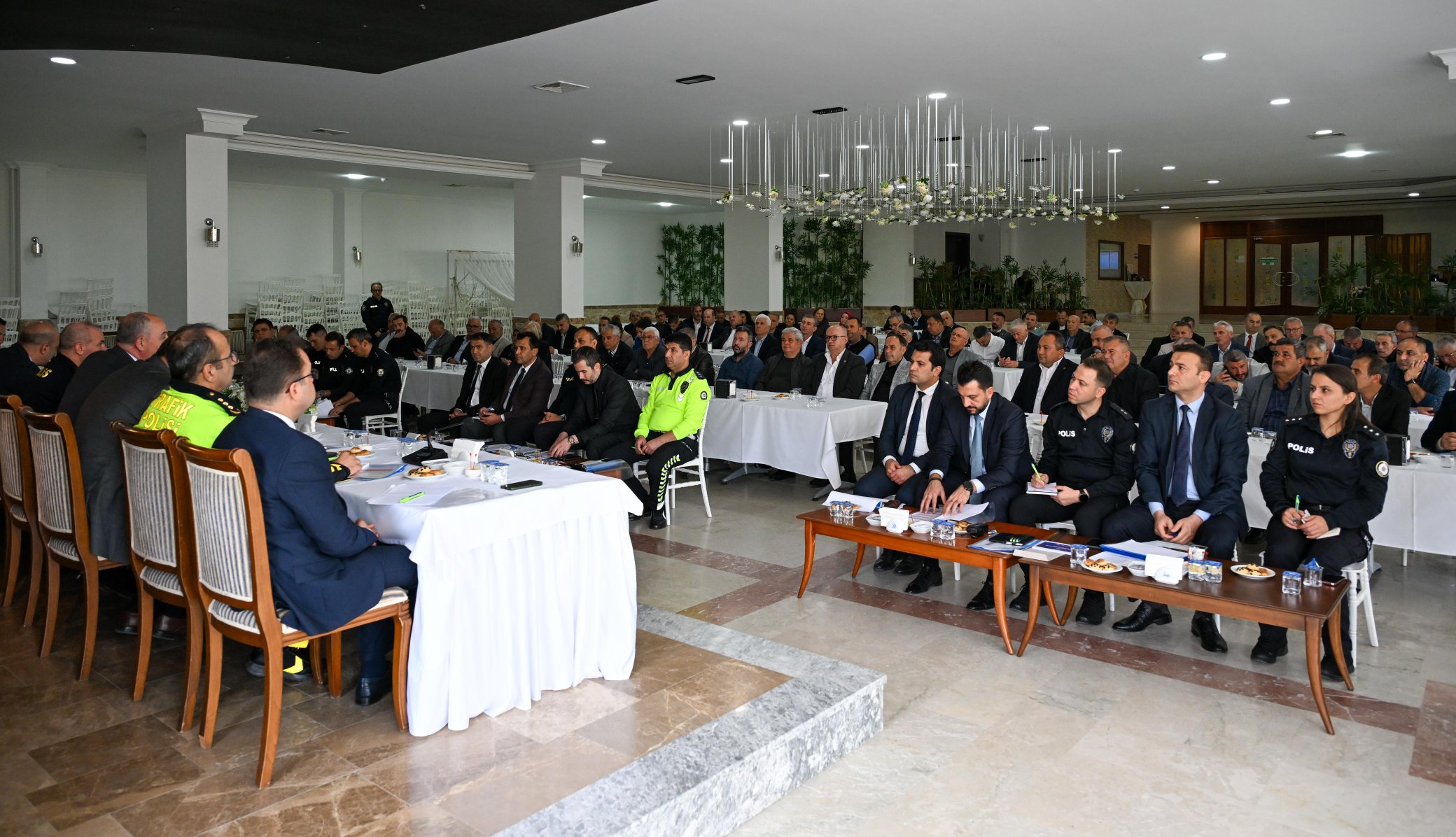 G6 I9Eu W W Y A A2 J F V